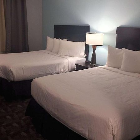 Travelodge By Wyndham Rosetown Dış mekan fotoğraf