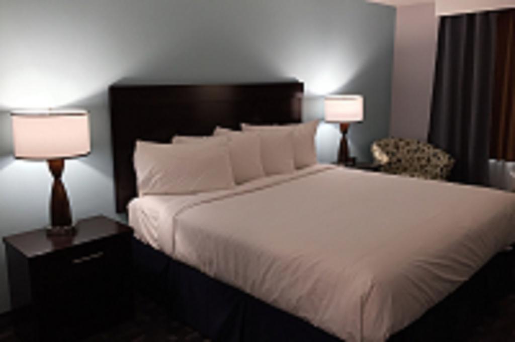 Travelodge By Wyndham Rosetown Dış mekan fotoğraf